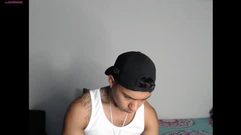 Maximo Aron Vega online show from December 23, 2024, 12:30 pm