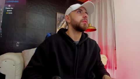 Maximo Wolf online show from November 2, 2025, 8:00 pm