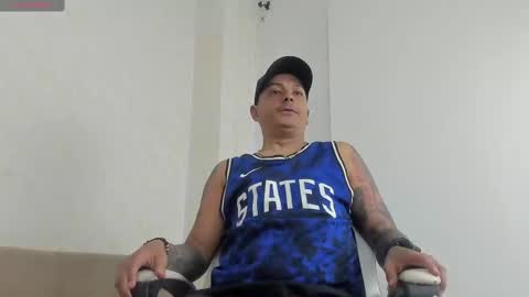 Snapshot of maximohall chatting on October 1, 2025, 1:06 pm maximohall online show from October 1, 2025, 1:06 pm