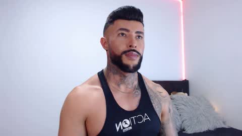 Independent Model online show from September 18, 2025, 5:09 am