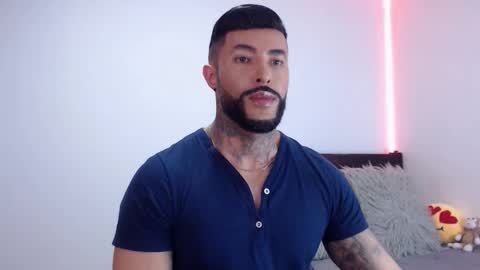 Independent Model online show from October 26, 2025, 1:55 am