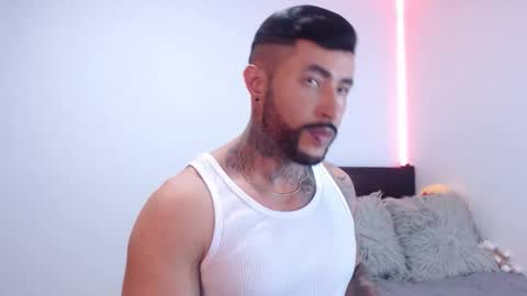 Independent Model online show from November 5, 2025, 2:55 am