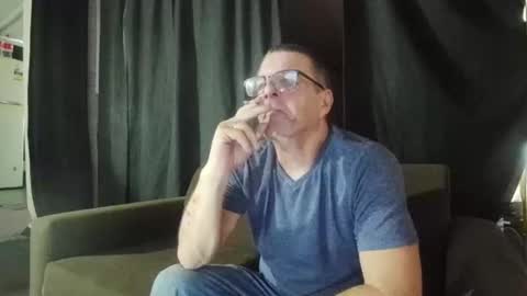 Snapshot of maximus_oreally chatting on February 25, 2025, 5:52 am Max online show from February 25, 2025, 5:52 am