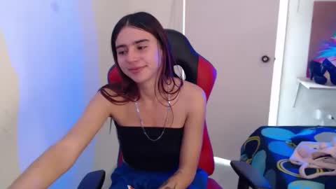 maxinesex_ online show from November 25, 2025, 2:17 pm