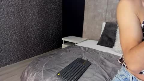 Maxi Rogers online show from February 2, 2026, 11:09 am