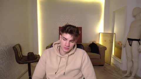 MaxKaiden online show from February 24, 2025, 5:33 am