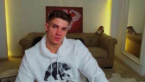 MaxKaiden online show from September 17, 2025, 4:25 am