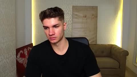 MaxKaiden online show from October 7, 2025, 4:53 am