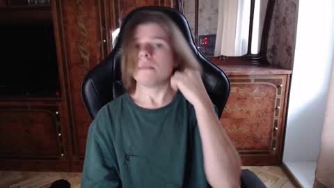 Snapshot of maxplay18 chatting on November 3, 2025, 11:55 am Max online show from November 3, 2025, 11:55 am