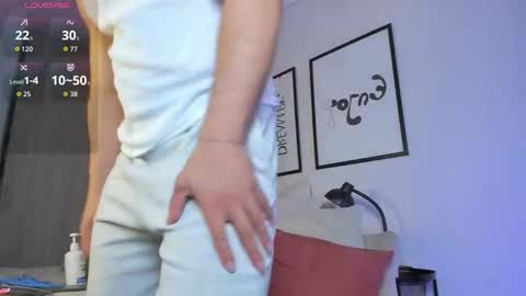 Max online show from November 30, 2025, 10:25 pm