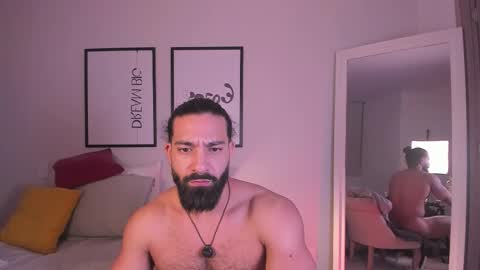 Snapshot of maxstrong01 chatting on January 19, 2026, 1:31 am Max online show from January 19, 2026, 1:31 am