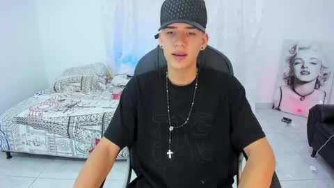 MaxThomson online show from October 1, 2025, 8:04 pm