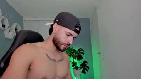 Snapshot of maxtowers chatting on February 15, 2026, 1:24 am Maxi online show from February 15, 2026, 1:24 am