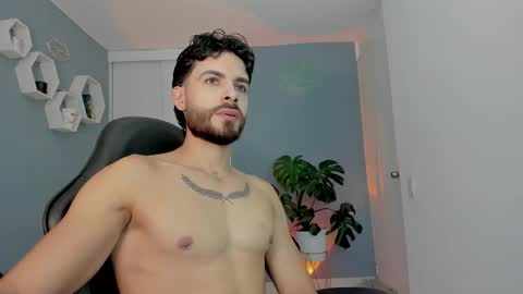 Snapshot of maxtowers chatting on February 18, 2026, 2:40 am Maxi online show from February 18, 2026, 2:40 am