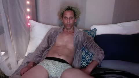 Snapshot of maxwell223924 chatting on December 5, 2024, 2:42 am Maxwell online show from December 5, 2024, 2:42 am