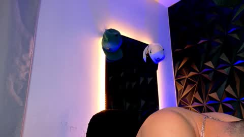 Snapshot of maxwell_dupont chatting on October 15, 2025, 11:38 pm MAX online show from October 15, 2025, 11:38 pm