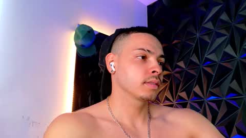 Snapshot of maxwell_dupont chatting on October 20, 2025, 6:08 pm MAX online show from October 20, 2025, 6:08 pm