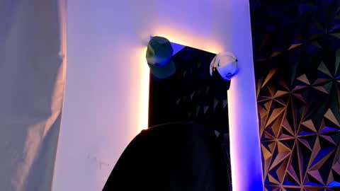 Snapshot of maxwell_dupont chatting on October 23, 2025, 10:19 pm MAX online show from October 23, 2025, 10:19 pm