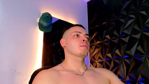 Snapshot of maxwell_dupont chatting on October 25, 2025, 10:26 pm MAX online show from October 25, 2025, 10:26 pm