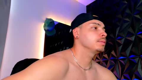 Snapshot of maxwell_dupont chatting on November 3, 2025, 8:10 pm MAX online show from November 3, 2025, 8:10 pm