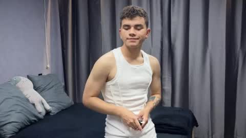 Snapshot of maxwoolf chatting on June 6, 2026, 2:11 pm Max online show from June 6, 2026, 2:11 pm