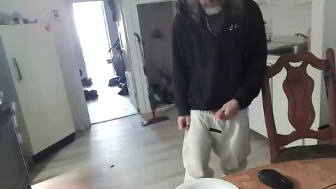 maxxou69hot online show from April 17, 2026, 1:47 pm