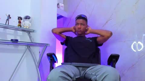 bunny black   online show from February 18, 2025, 1:10 am