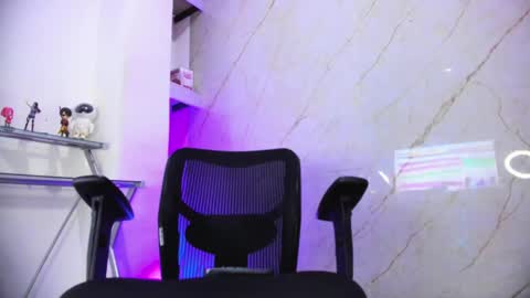 bunny black   online show from February 19, 2025, 12:57 am