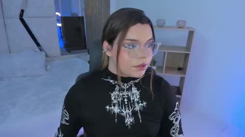 Snapshot of maxxxine_ chatting on November 19, 2025, 2:00 am Maxine Minx online show from November 19, 2025, 2:00 am