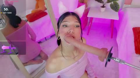 Snapshot of may_fox_ chatting on April 21, 2026, 9:39 pm May online show from April 21, 2026, 9:39 pm