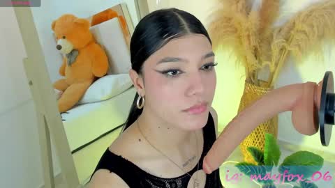 Snapshot of may_fox_ chatting on April 28, 2026, 9:09 pm May online show from April 28, 2026, 9:09 pm