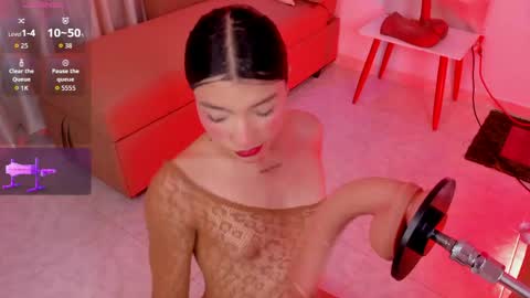 Snapshot of may_fox_ chatting on May 28, 2026, 8:39 pm May online show from May 28, 2026, 8:39 pm