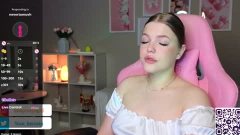 Snapshot of maya_blonde18 chatting on January 28, 2025, 3:36 am Maya online show from January 28, 2025, 3:36 am