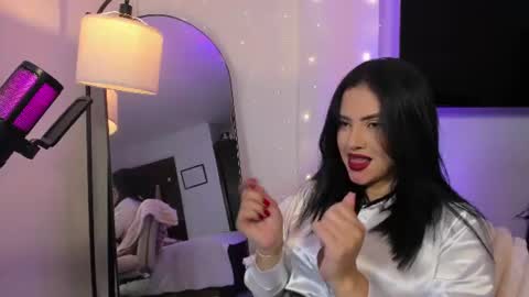 Snapshot of maya_blue_ chatting on July 16, 2026, 4:29 am Maya online show from July 16, 2026, 4:29 am