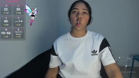 Snapshot of maya_graham_ chatting on November 17, 2025, 5:13 am Maya online show from November 17, 2025, 5:13 am