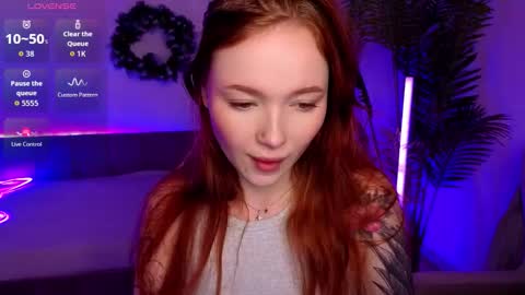 Snapshot of maya_light chatting on January 8, 2026, 8:27 am Maya online show from January 8, 2026, 8:27 am