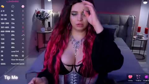 Snapshot of maya_mils chatting on December 2, 2025, 1:00 am Maya Mils online show from December 2, 2025, 1:00 am