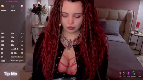 Snapshot of maya_mils chatting on February 1, 2026, 1:04 am Maya Mils online show from February 1, 2026, 1:04 am