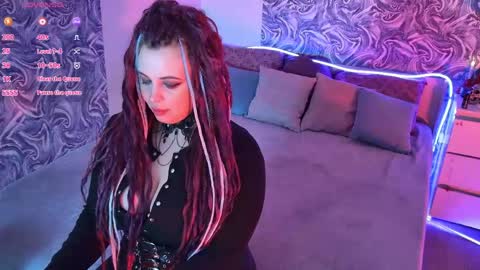Maya Mils online show from May 31, 2026, 1:14 am