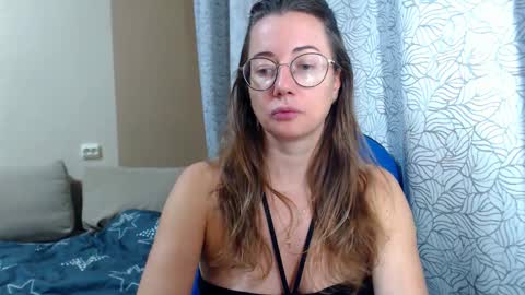 Maya online show from December 2, 2025, 7:09 pm