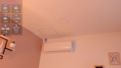 Snapshot of mayaevansmg chatting on December 4, 2025, 12:36 pm SOFIA online show from December 4, 2025, 12:36 pm