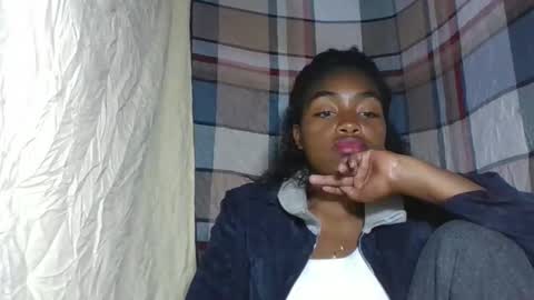 Snapshot of mayajadorelie chatting on September 13, 2025, 1:22 pm charlesia online show from September 13, 2025, 1:22 pm