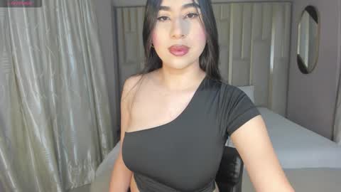 Snapshot of mayamoretti chatting on February 10, 2026, 3:32 am Maya online show from February 10, 2026, 3:32 am