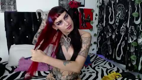 mayaredd online show from March 19, 2026, 2:37 am