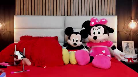 Nicolle Ruselle   Hello my lovely  schedule for great fun from  630 am and end 800 pm Colombian time I wait for you online show from September 30, 2025, 6:57 pm