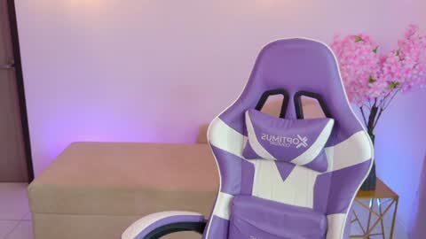 Maya Vexx online show from July 17, 2026, 4:56 pm