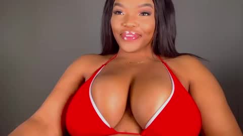 MayBabi online show from February 2, 2025, 12:13 pm