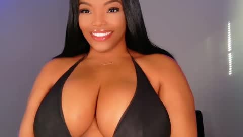 MayBabi online show from September 18, 2025, 1:35 pm