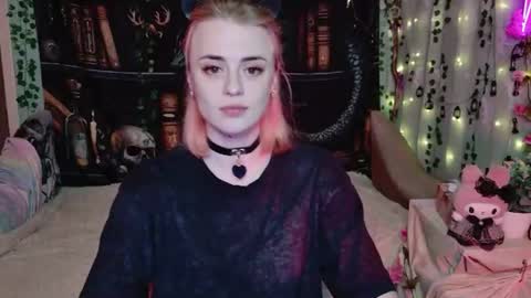 Snapshot of maybe_yours333 chatting on June 26, 2026, 5:39 pm maybe_yours333 online show from June 26, 2026, 5:39 pm