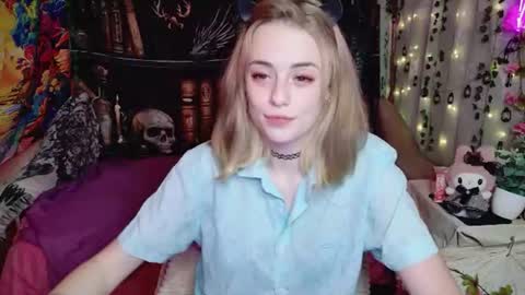 Snapshot of maybe_yours333 chatting on August 7, 2026, 11:56 am maybe_yours333 online show from August 7, 2026, 11:56 am